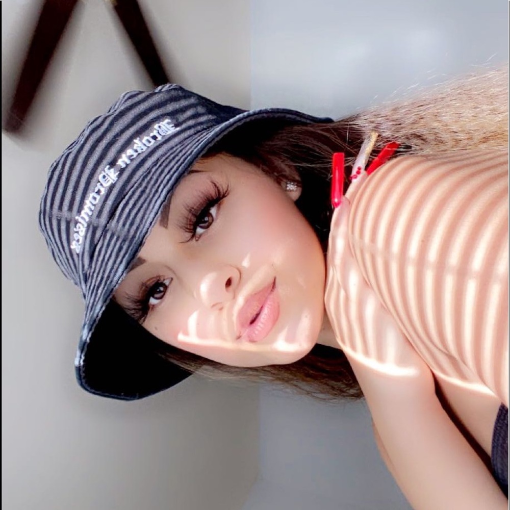 Meet your Posher, Andrea